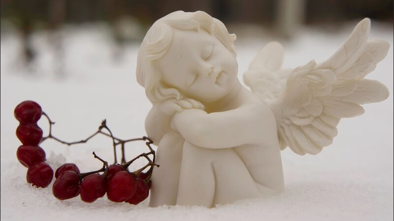 Angel Figurine in Snow — White