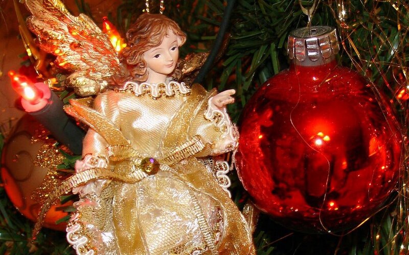 Angel Figurine on Tree — Gold