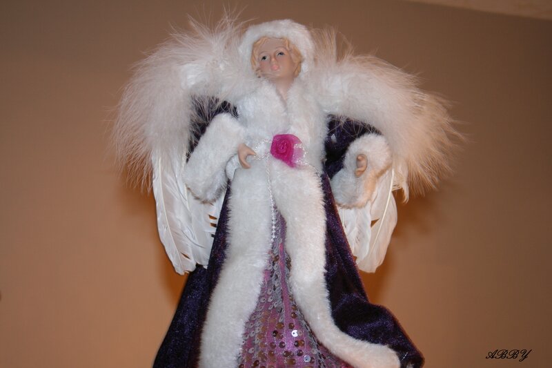 Angel Figurine with Wings — White, Festive