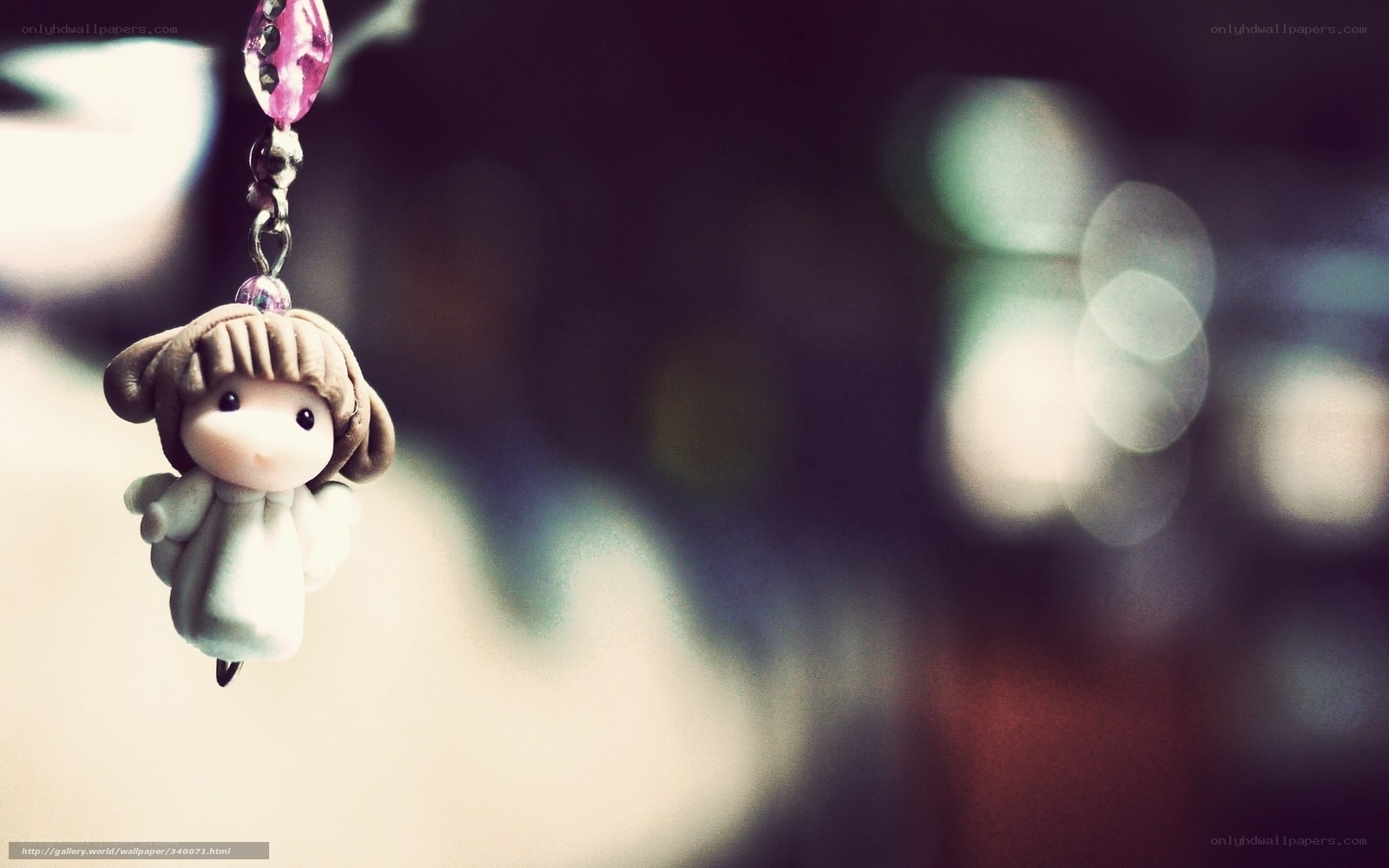 Angel keychain with pink bead