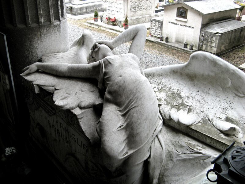 Angel statue at cemetery