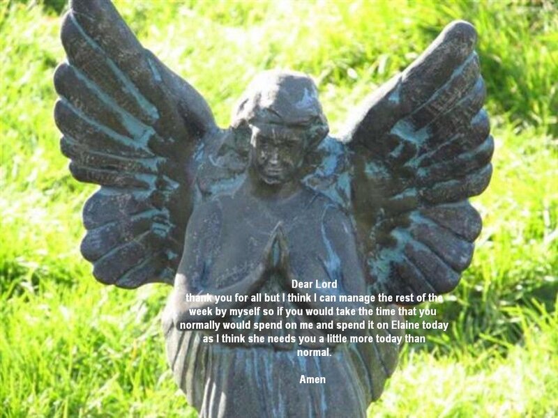 Angel Statue in Grass — Green
