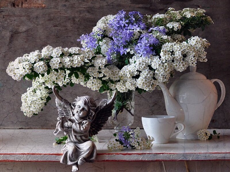 Angel Statue with Flowers — White
