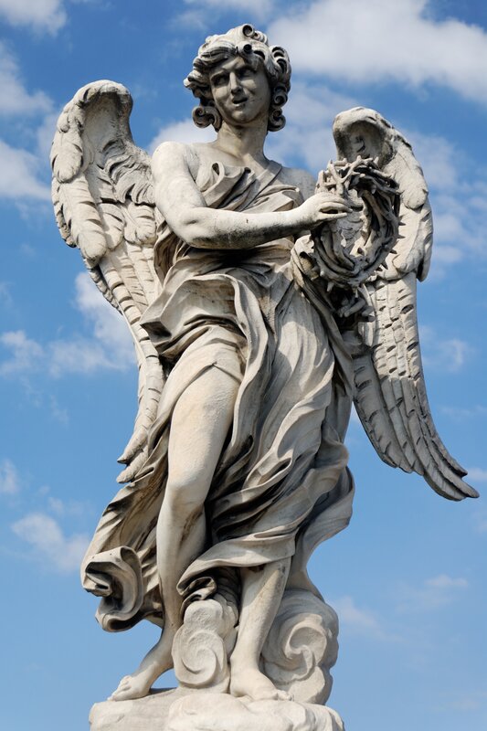 Angel statue with wings