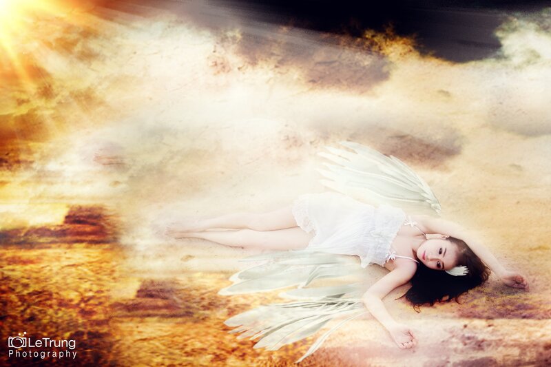 angelic figure on golden ground