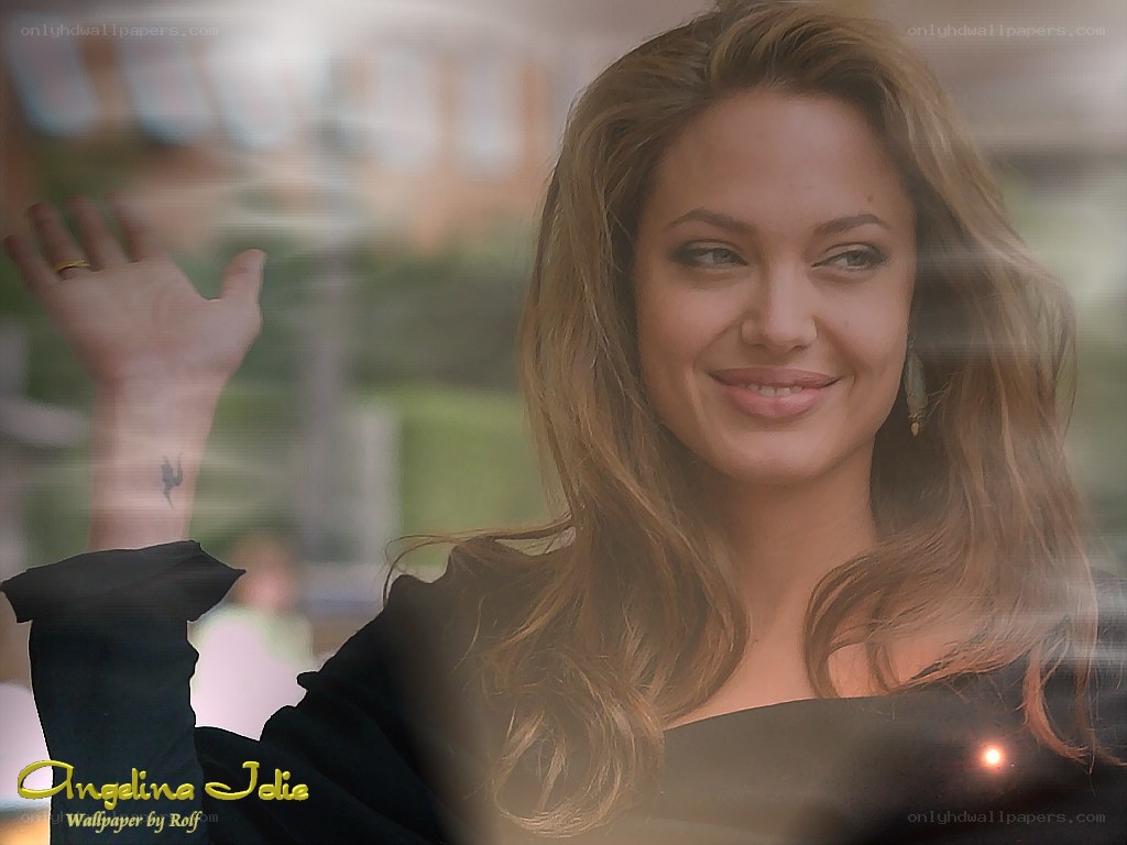 Angelina Jolie waving