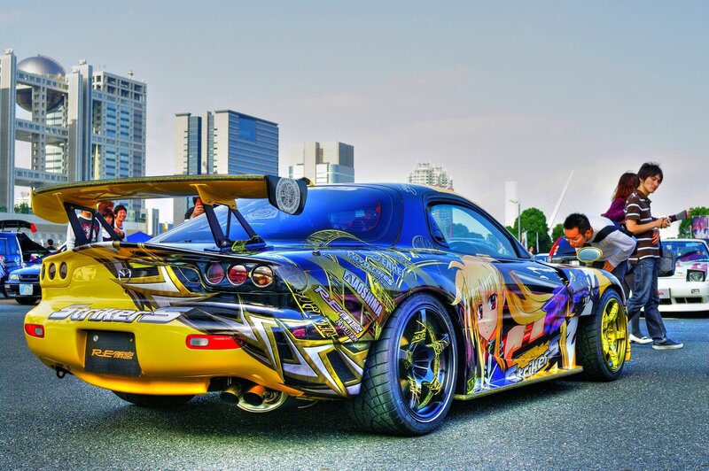 Anime-decorated Sports Car — Blue