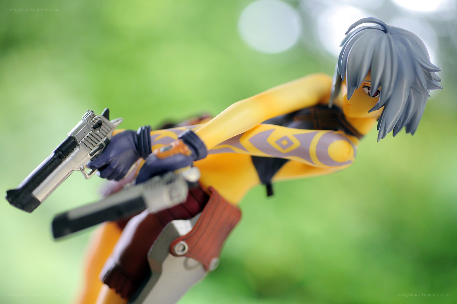anime figure with pistols
