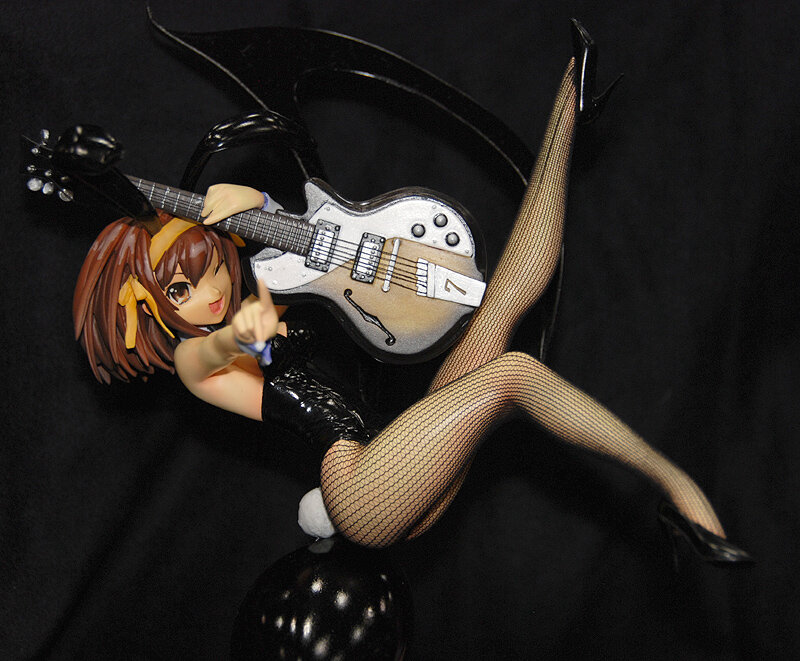 Anime girl with guitar figure