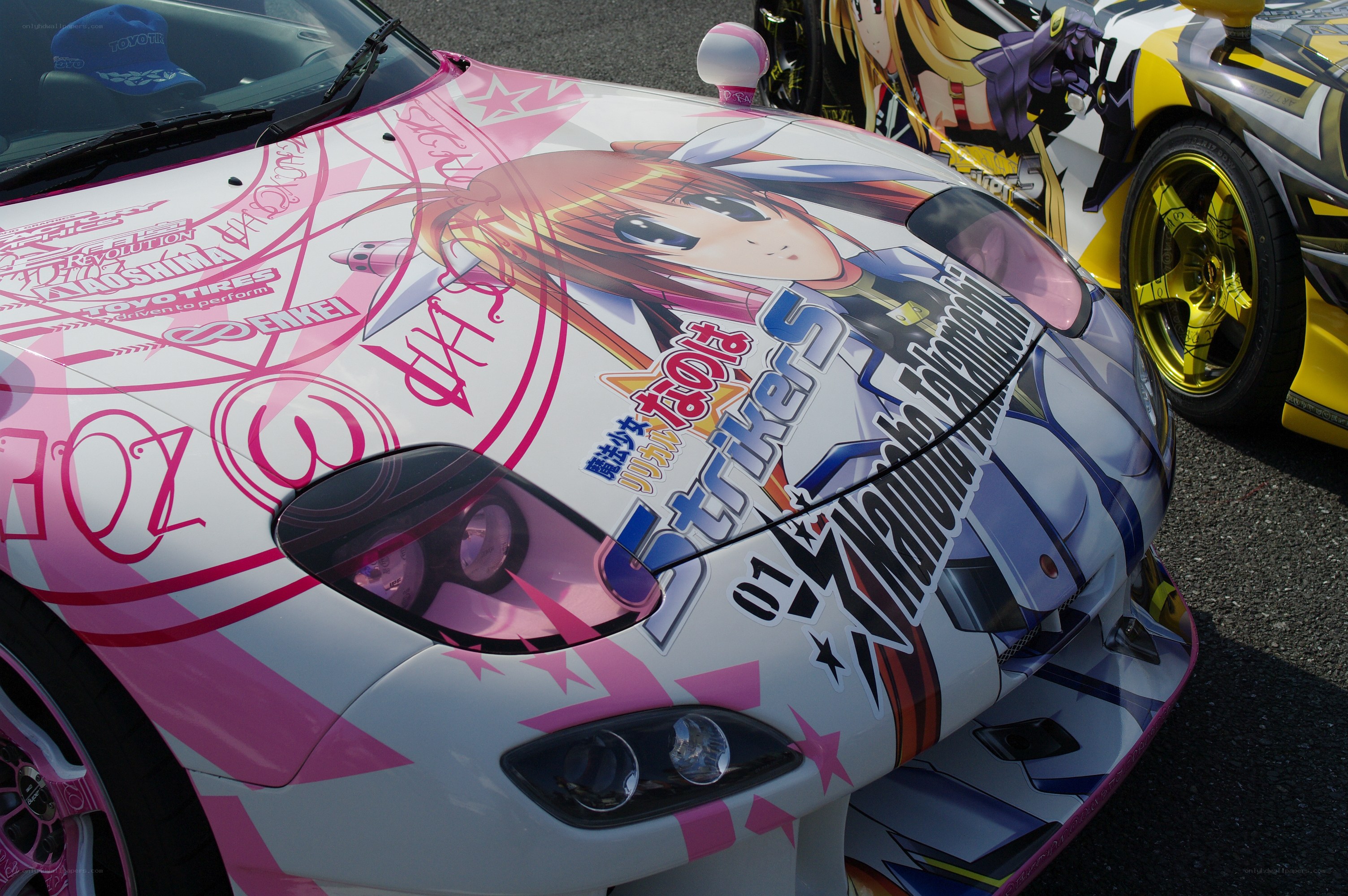 Anime-themed race car