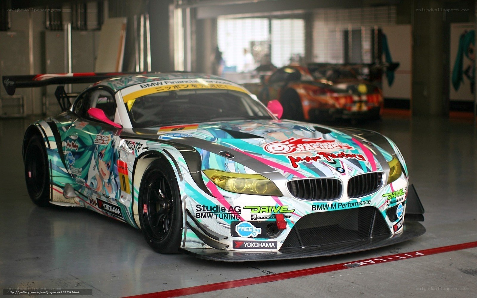 anime-themed race car
