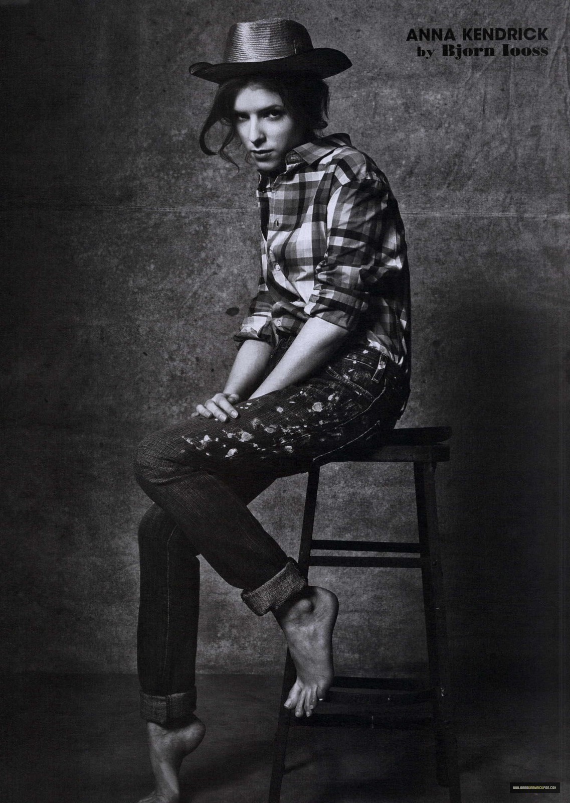 Anna Kendrick in plaid shirt