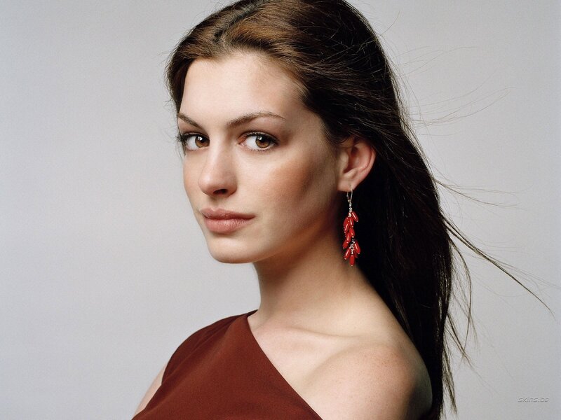 Anne Hathaway portrait