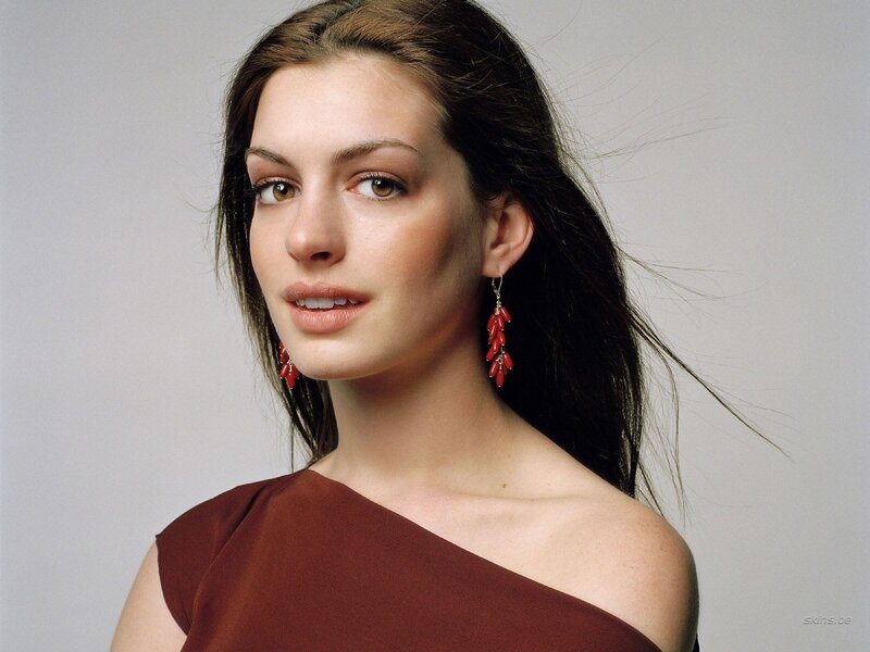 Anne Hathaway portrait