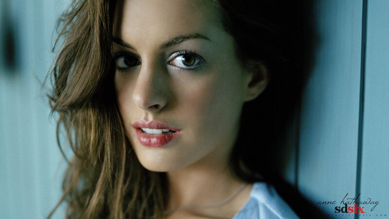 Anne Hathaway portrait