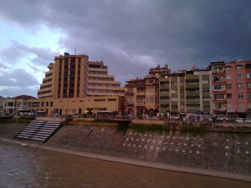 Antakya hotel by river