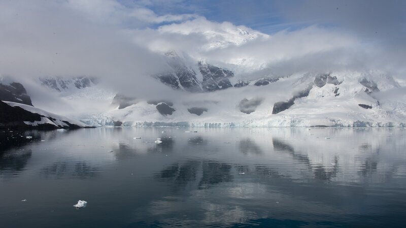 Antarctic glacier landscape