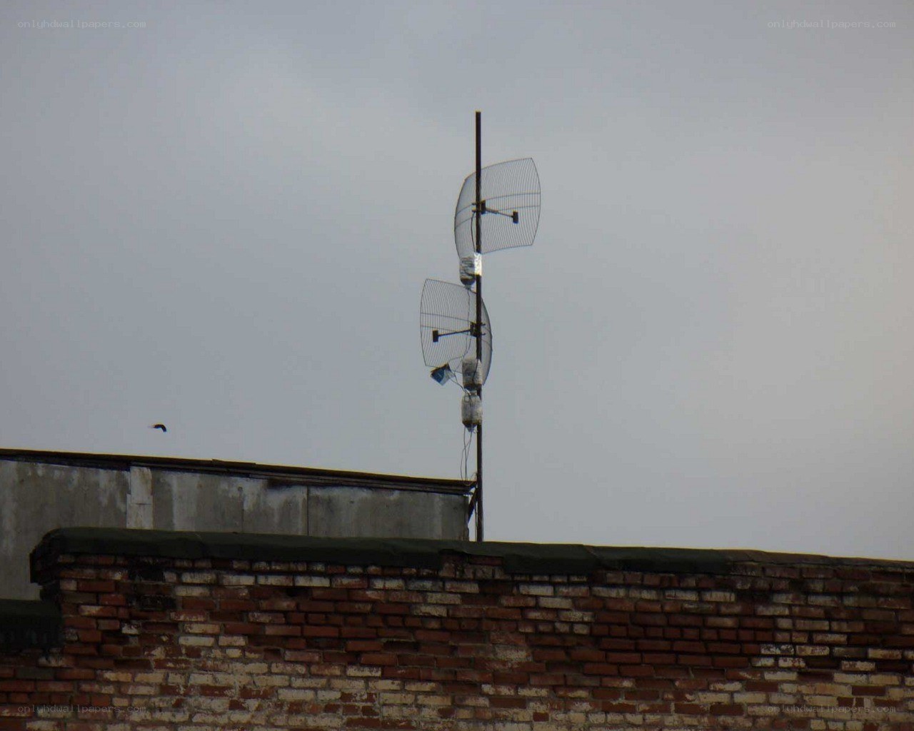 antenna on a brick building