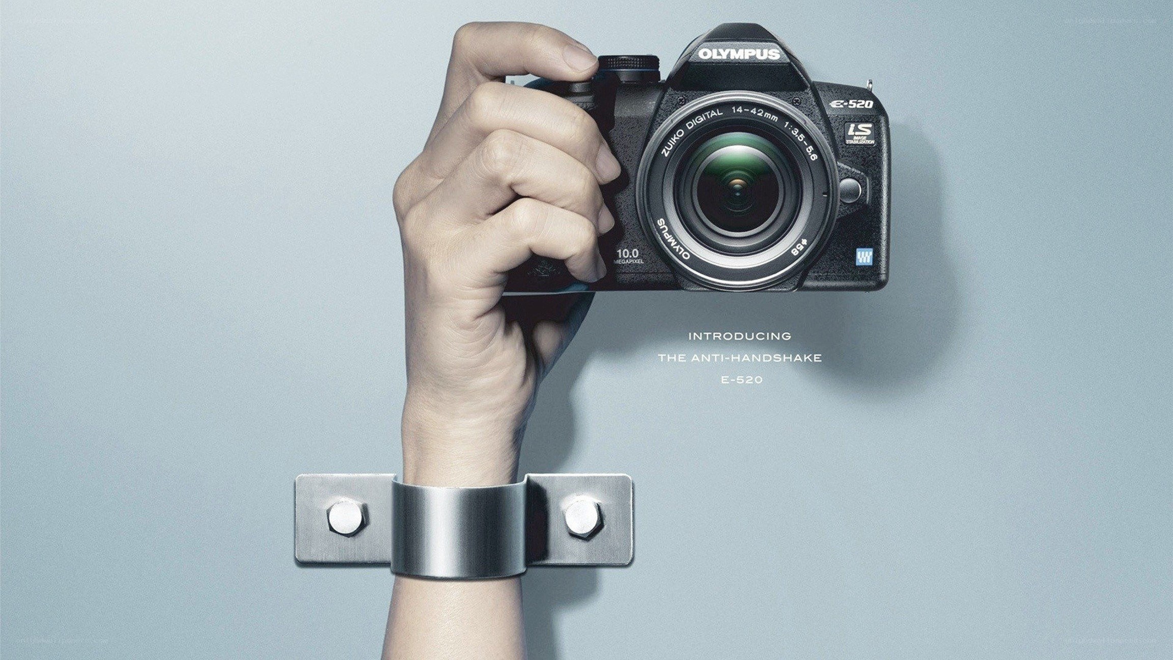 Anti-handshake camera ad