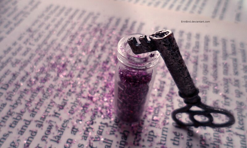 Antique Key in Glitter