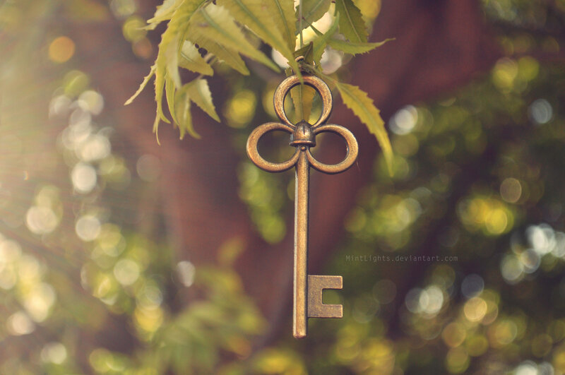 Antique Key on Leaf — Green