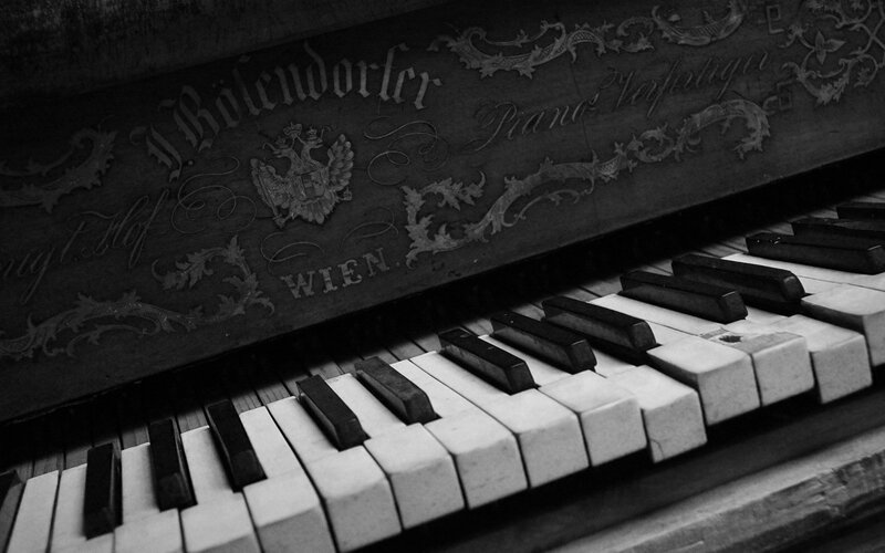 Antique Piano Keyboard — Black