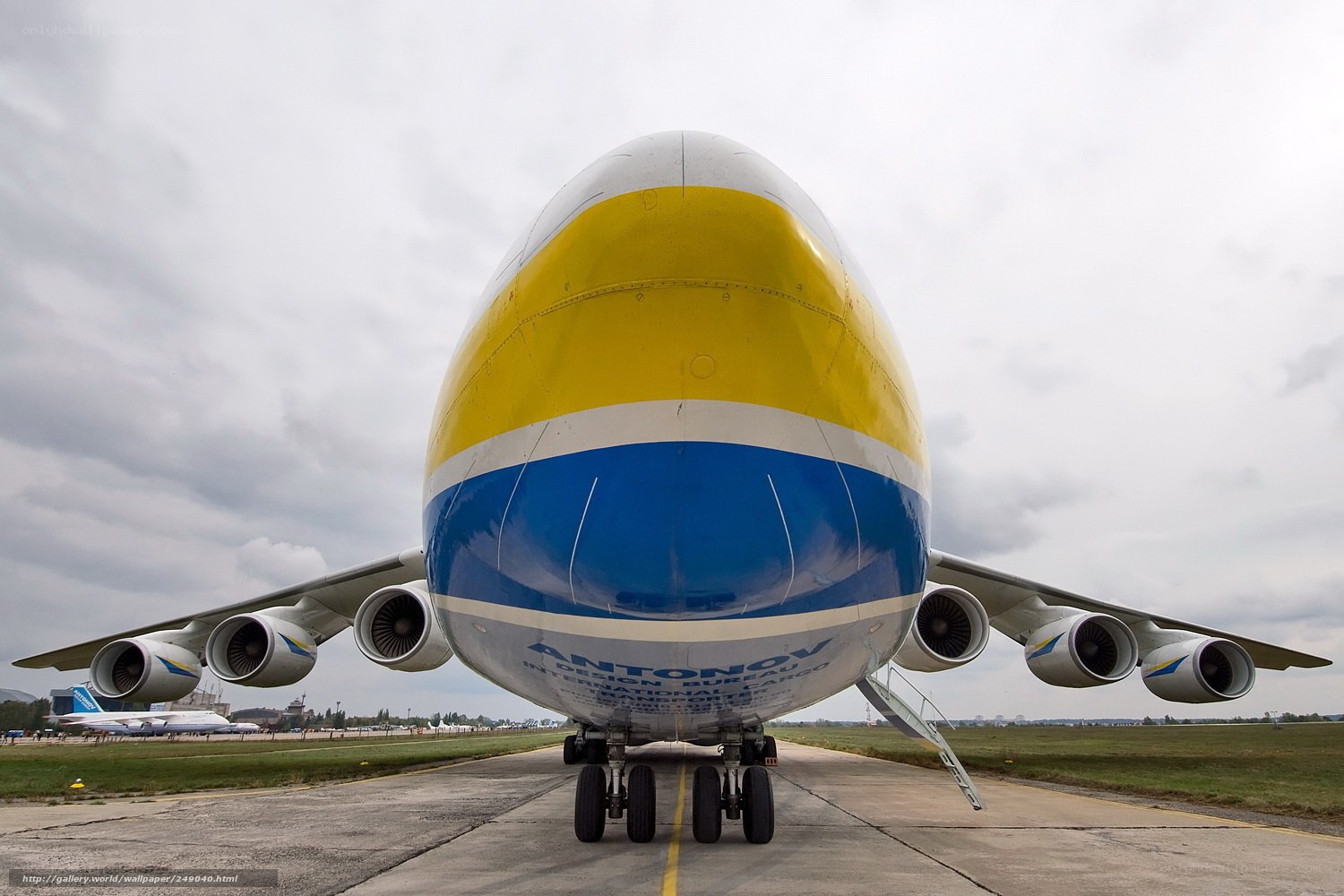 Antonov An-124 aircraft