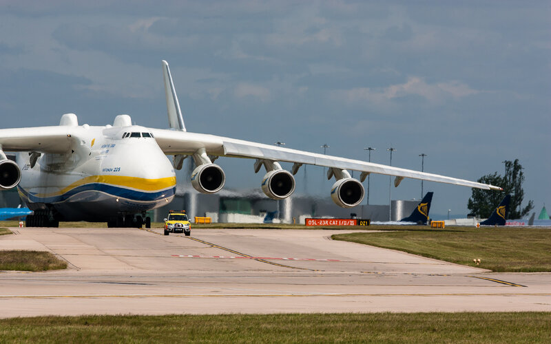 Antonov An-225 Aircraft — White, Calm, Afternoon, Photograph