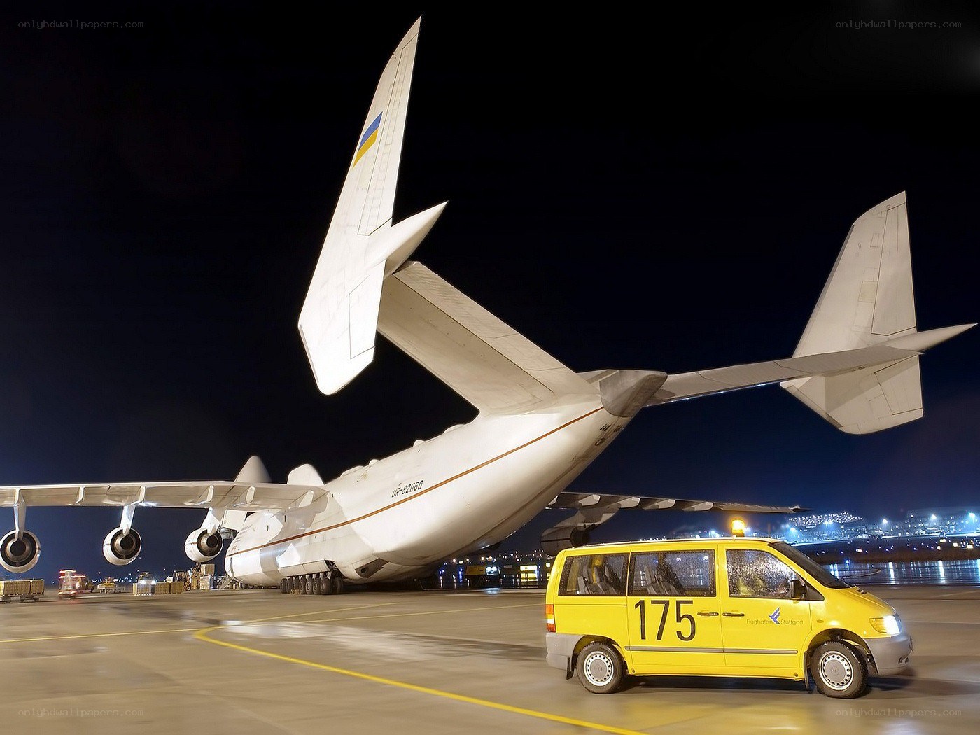 Antonov An-225 at night