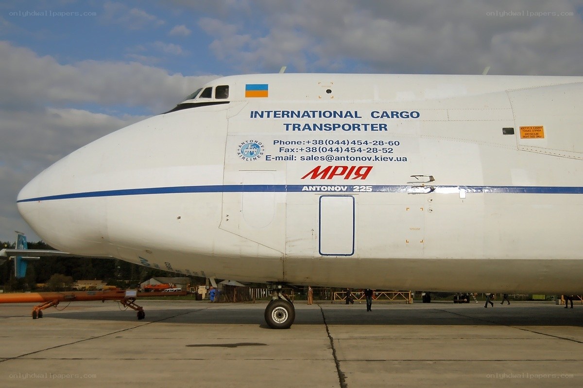 Antonov An-225 cargo plane