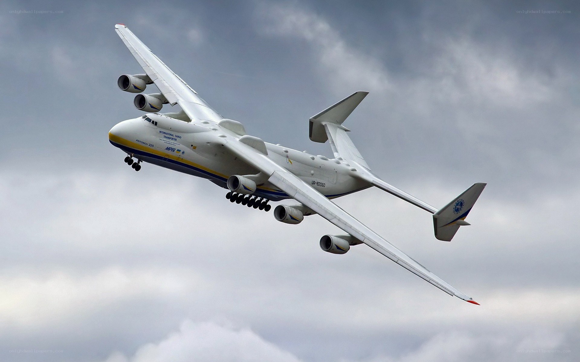 Antonov An-225 in flight