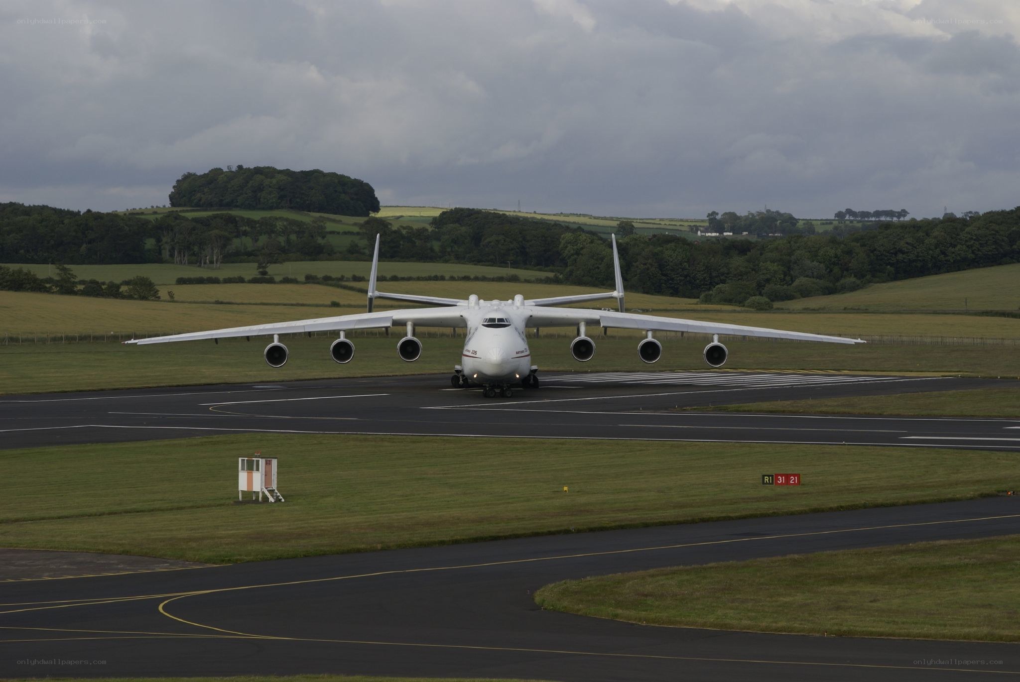 Antonov An-225 on runway