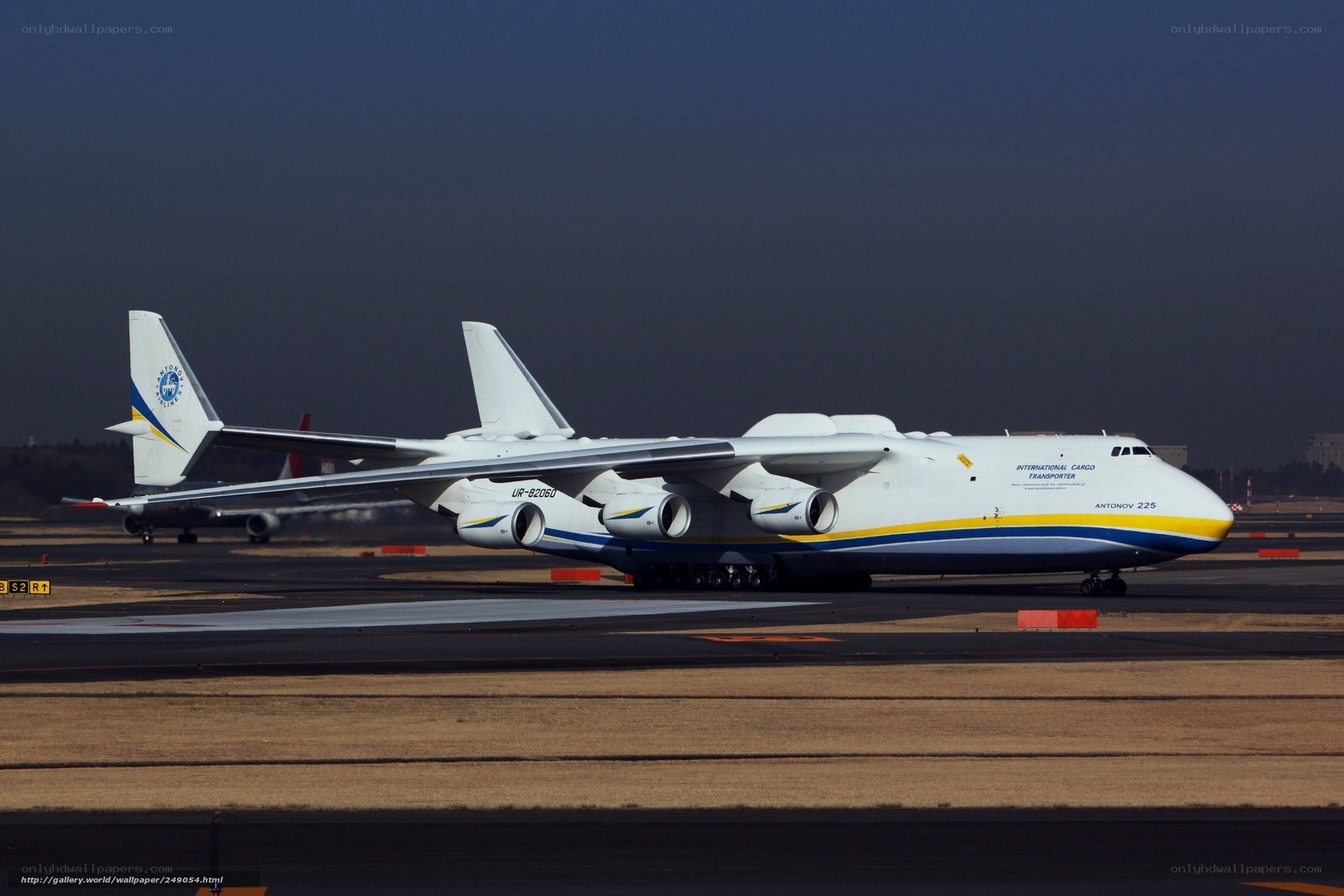 Antonov An-225 on the tarmac