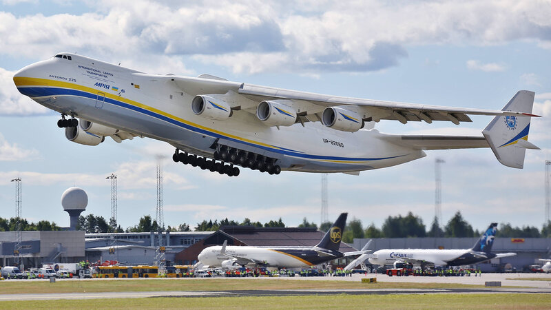 Antonov An-225 — White, Dramatic