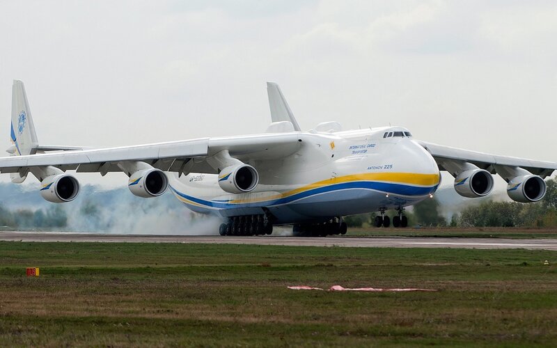 Antonov An-225 — White, Dynamic, Photograph