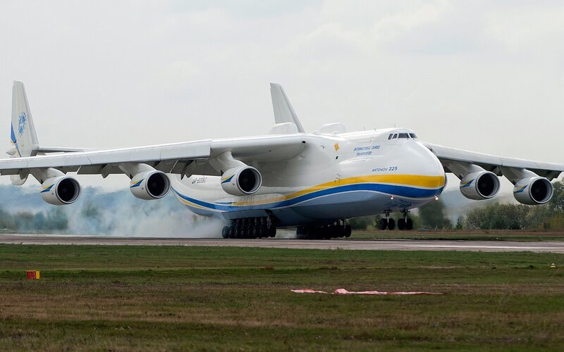 Antonov An-225 — White, Dynamic