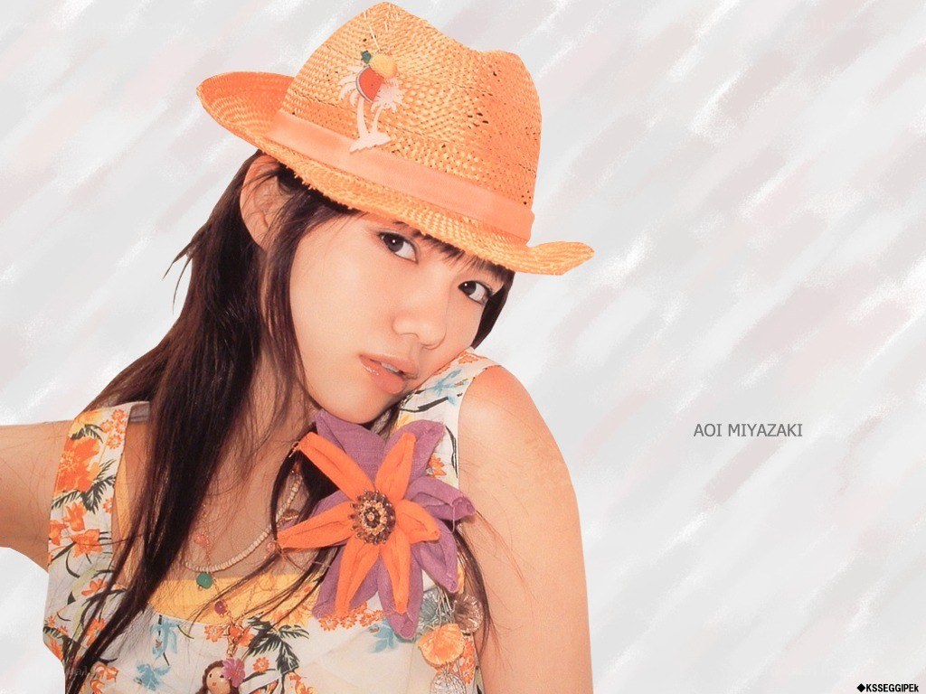 Aoi Miyazaki in a straw hat