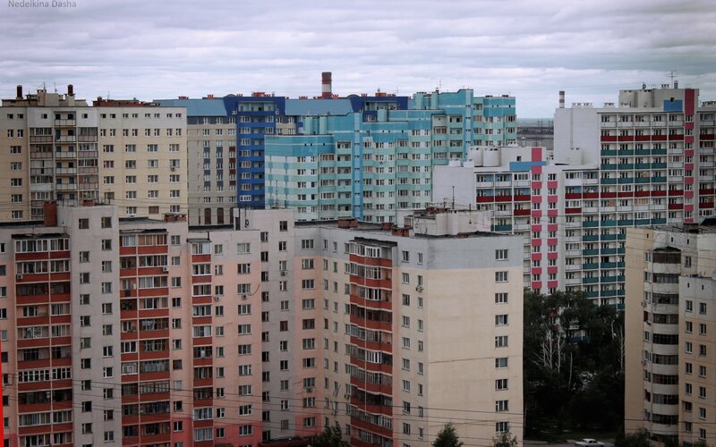 apartment buildings in a city