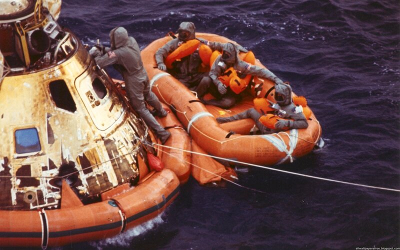 Apollo capsule recovery