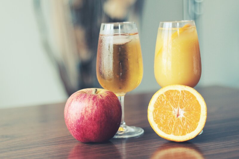 apple and orange drinks