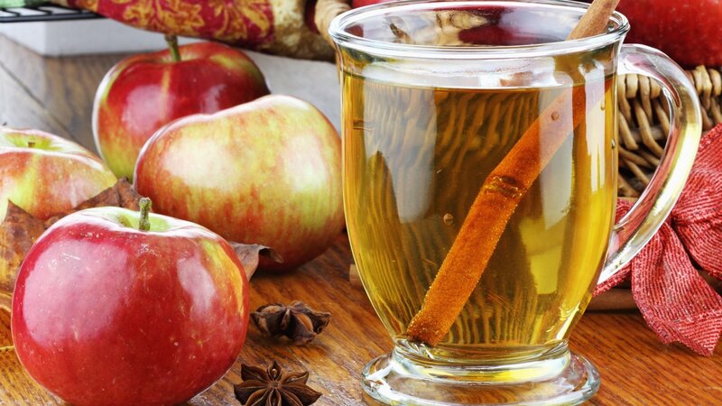 apple cider with cinnamon