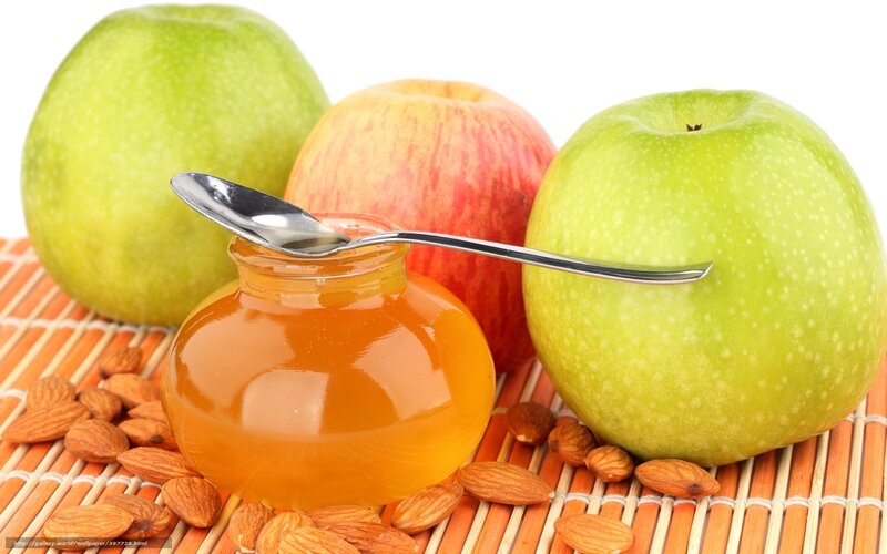 apple jam with almonds