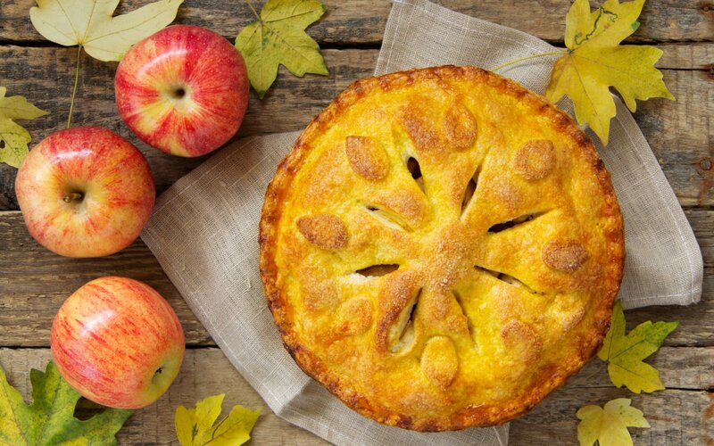 Apple Pie on Table — Yellow