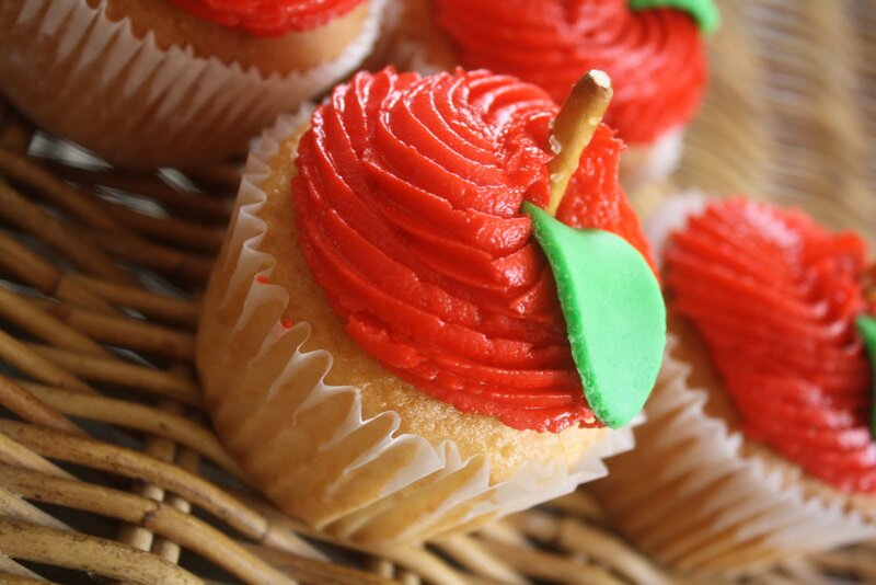 Apple-shaped Cupcakes