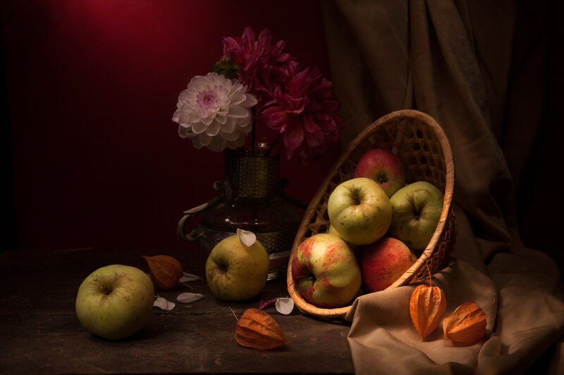 Apples in a Basket — Red, Dramatic