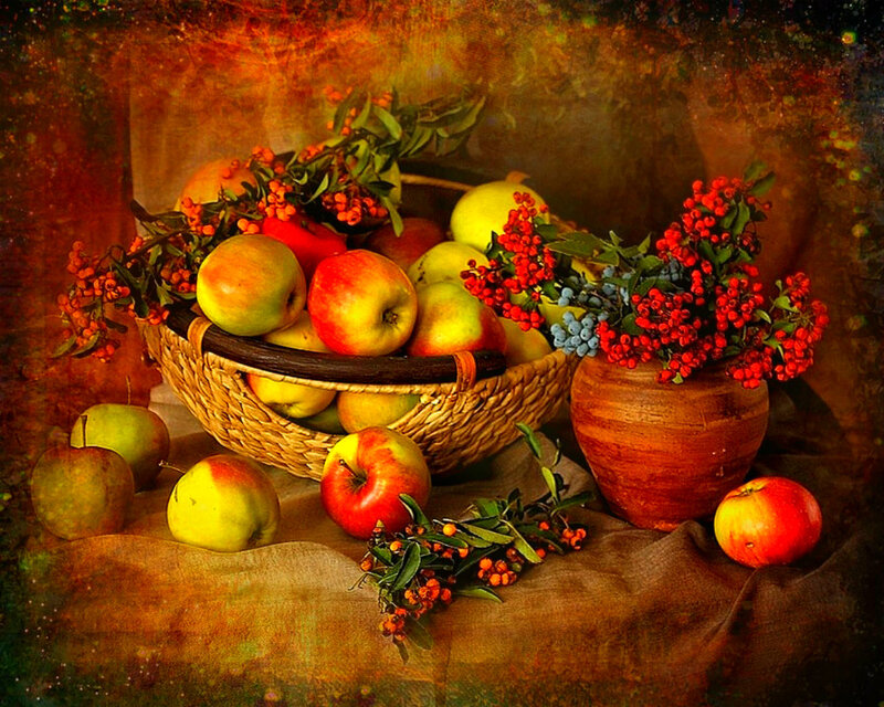 Apples in a Basket — Red, Warm