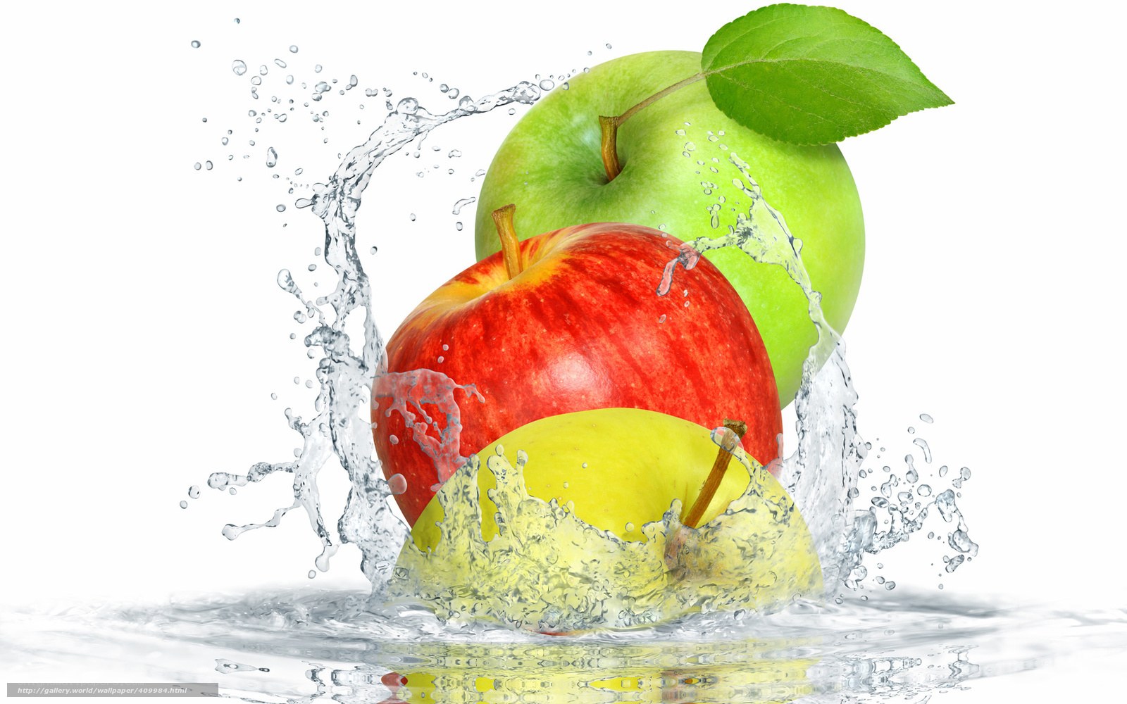 apples splashing in water