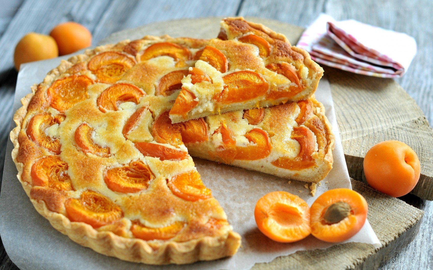 apricot tart with fresh fruit