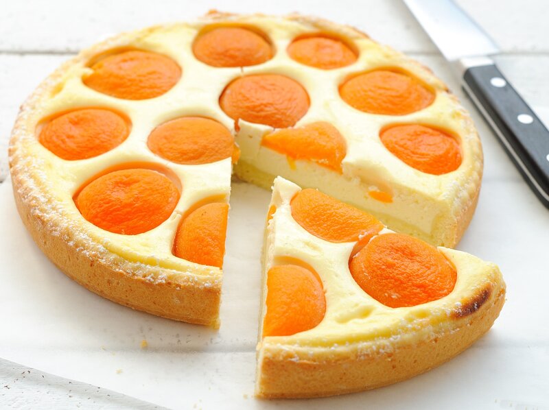 Apricot Tart with Slice