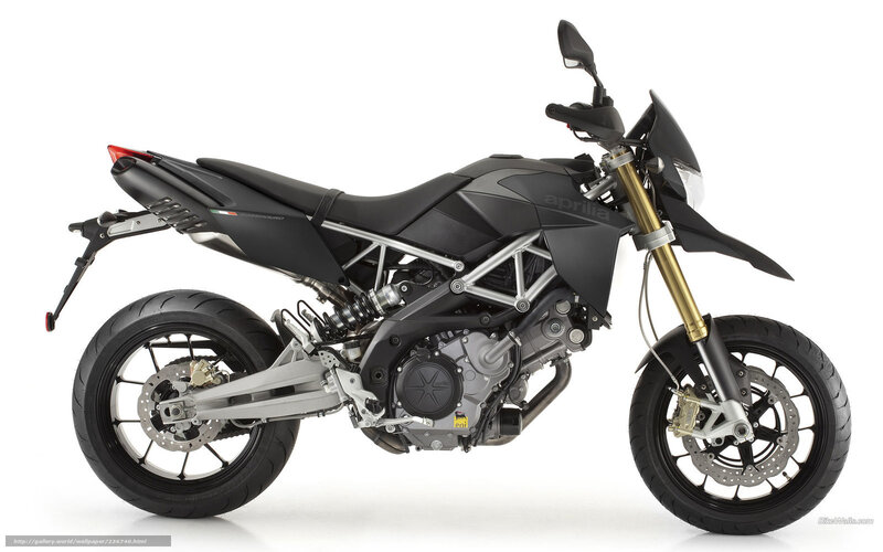Aprilia Tuono 660 motorcycle